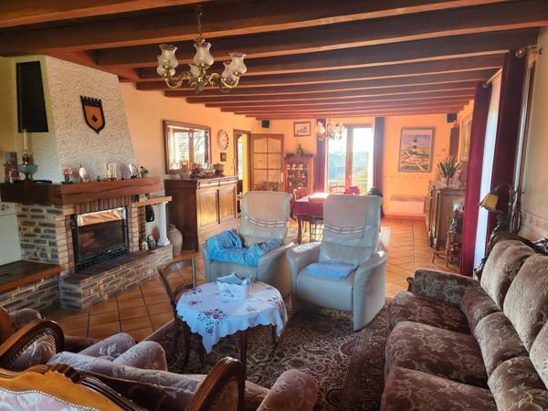 Maison à THIVIERS, 24800 - 6 pièces 219m²