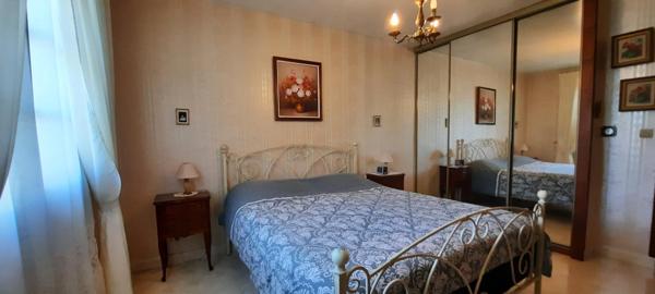 Maison à THIVIERS, 24800 - 6 pièces 219m²