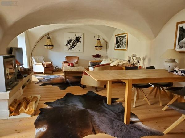 Maison restaurée à vendre à Saint-Véran dans lesHautes-Alpes (05350), ref : 11742402   
Le Chatelet