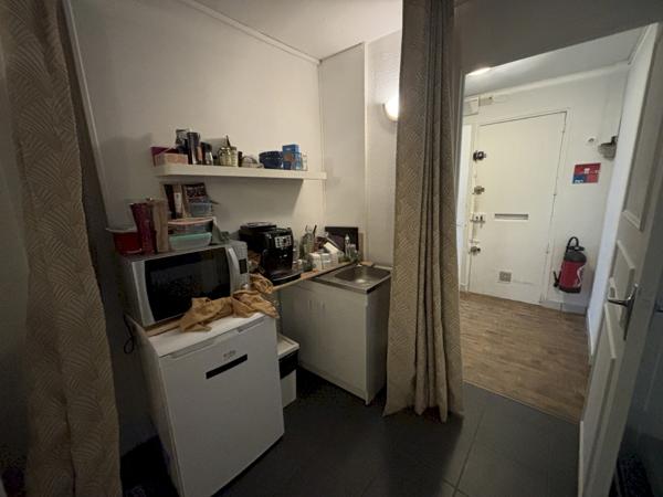 Location local commercial ou professionnel 4 pièce(s) 85 m²