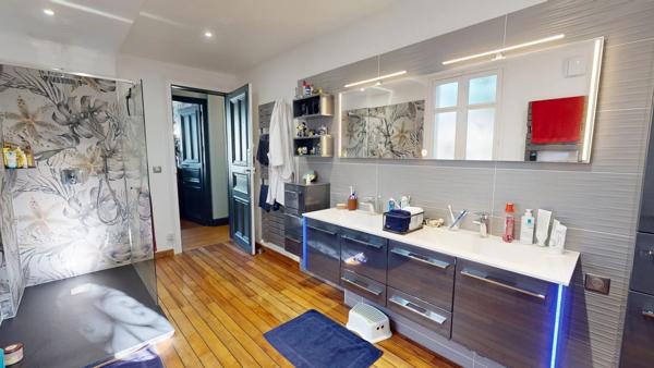 Maison de Maître avec son Authenticité Préservée