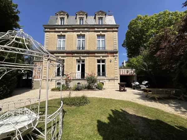 Maison de Maître avec son Authenticité Préservée