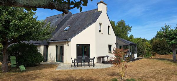 FOUESNANT BOURG - Maison contemporaine de 170 m² sur un joli terrain de 950 m² !