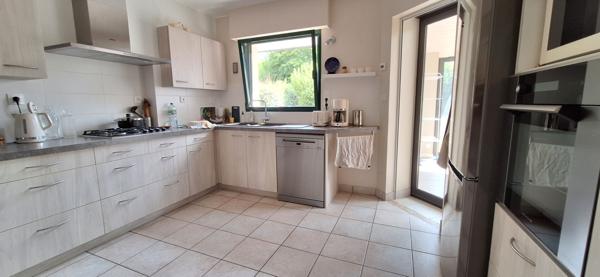 FOUESNANT BOURG - Maison contemporaine de 170 m² sur un joli terrain de 950 m² !