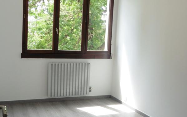 Appartement à louer    3 pièces • 60,69 m2 Saint-Genis-Laval