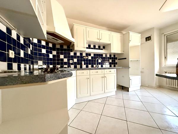 33560 CARBON BLANC - Maison 140 m² à vendre au centre de CARBON-BLANCavec 4 chambres