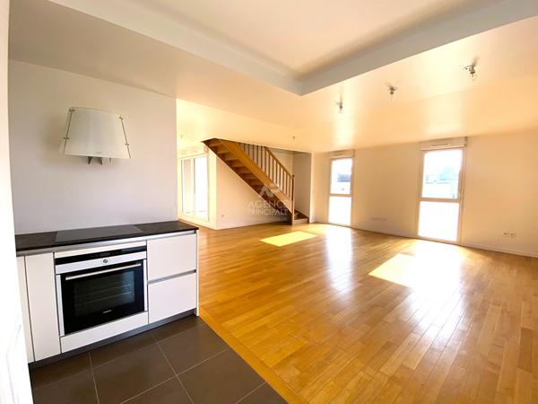 Appartement Non meublé - Nanterre 4 pièce(s) 104 m2 Loyer 2 220 €/mois charges comprises **  - Référence  15520