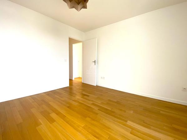 Appartement Non meublé - Nanterre 4 pièce(s) 104 m2 Loyer 2 220 €/mois charges comprises **  - Référence  15520