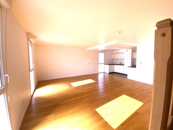 Appartement Non meublé - Nanterre 4 pièce(s) 104 m2 Loyer 2 220 €/mois charges comprises **  - Référence  15520