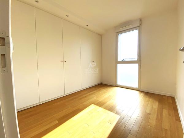 Appartement Non meublé - Nanterre 4 pièce(s) 104 m2 Loyer 2 220 €/mois charges comprises **  - Référence  15520