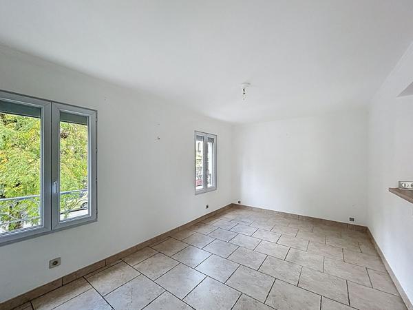 Appartement 4 pièces en duplex de 80 m² - coeur d'Aix-les-Bains- spacieux et fonctionnel, proche des commodités avec cave et parking