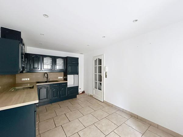 Appartement 4 pièces en duplex de 80 m² - coeur d'Aix-les-Bains- spacieux et fonctionnel, proche des commodités avec cave et parking