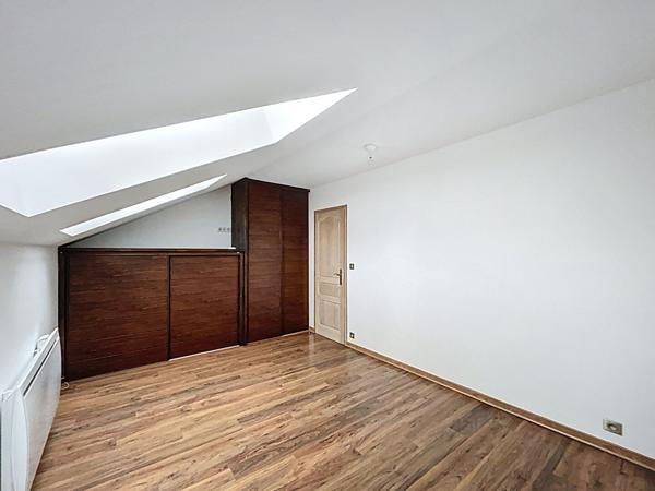Appartement 4 pièces en duplex de 80 m² - coeur d'Aix-les-Bains- spacieux et fonctionnel, proche des commodités avec cave et parking