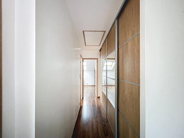 Appartement 4 pièces en duplex de 80 m² - coeur d'Aix-les-Bains- spacieux et fonctionnel, proche des commodités avec cave et parking