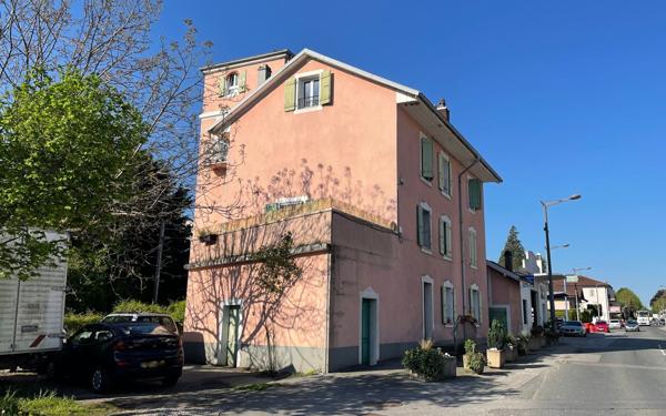 Immeuble à vendre    8 pièces • 264 m2 Collonges-sous-Salève