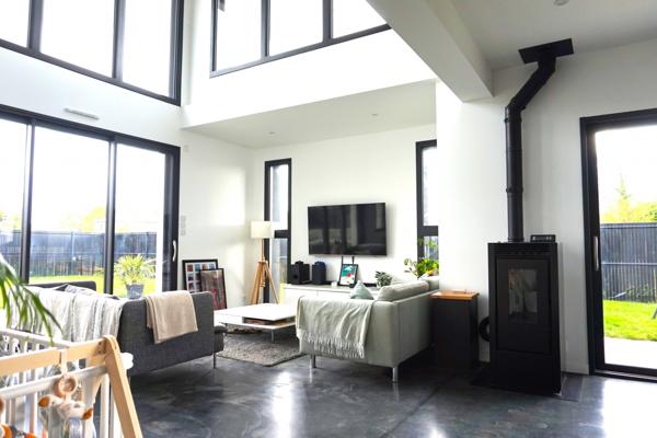 TRES BELLE MAISON CONTEMPORAINE ET ATYPIQUE