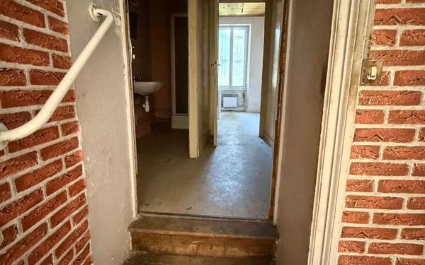 Immeuble à vendre    7 pièces •  Pont-l'Abbé-d'Arnoult