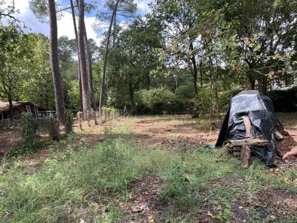 Terrain 152 600 € Salles 741 m² DPE