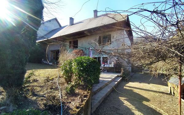 Maison à vendre    4 pièces •  Moye