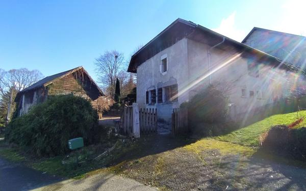 Maison à vendre    4 pièces •  Moye