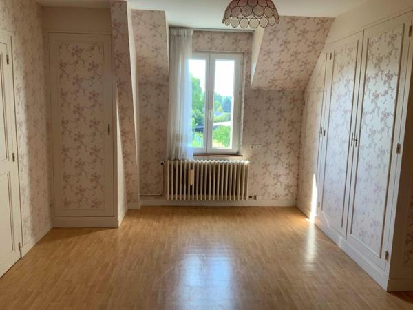 Fermette tourangelle de charme en plein cœur de Veigné