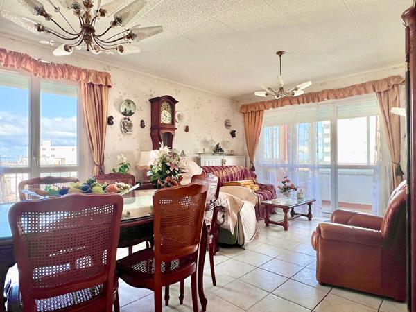 Appartement 4 pièce(s) 89.69 m2 Royan