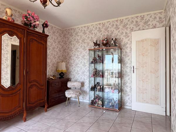 Appartement 4 pièce(s) 89.69 m2 Royan