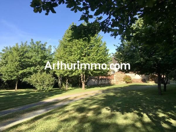 Vente                                                      Propriété
                        
                     10 pièces                      400 m2                     à Mauléon