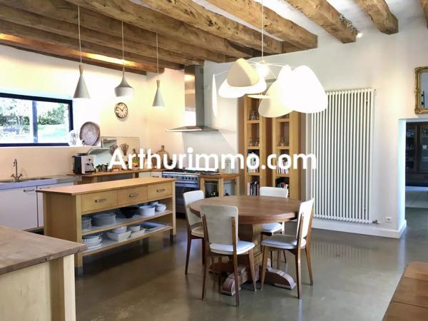 Vente                                                      Propriété
                        
                     10 pièces                      400 m2                     à Mauléon