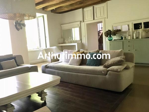 Vente                                                      Propriété
                        
                     10 pièces                      400 m2                     à Mauléon