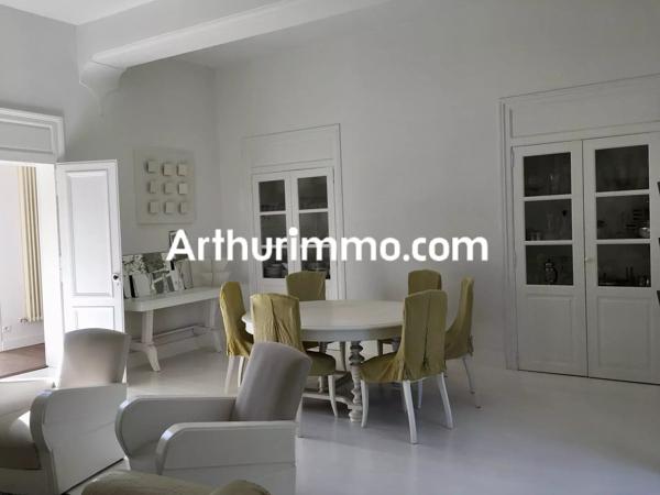 Vente                                                      Propriété
                        
                     10 pièces                      400 m2                     à Mauléon
