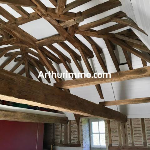 Vente                                                      Propriété
                        
                     10 pièces                      400 m2                     à Mauléon