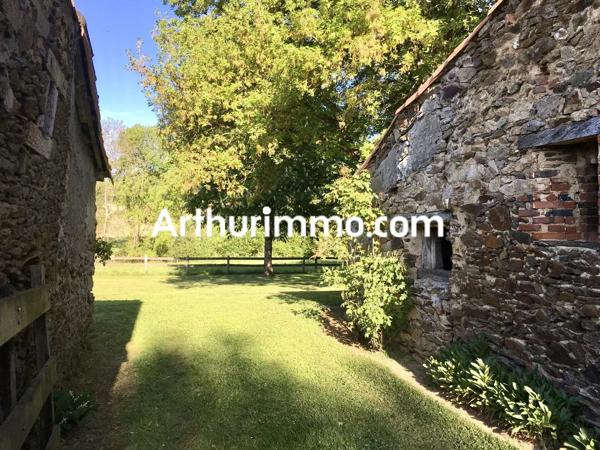 Vente                                                      Propriété
                        
                     10 pièces                      400 m2                     à Mauléon