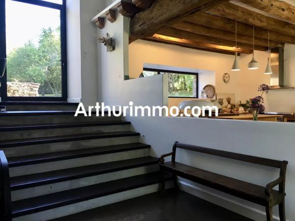 Vente                                                      Propriété
                        
                     10 pièces                      400 m2                     à Mauléon
