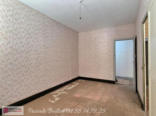 Maison de bourg à rénover 154 m² - VERNANTES (49390)