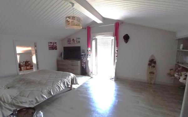 Maison à vendre    5 pièces •  Saint-Just-Luzac