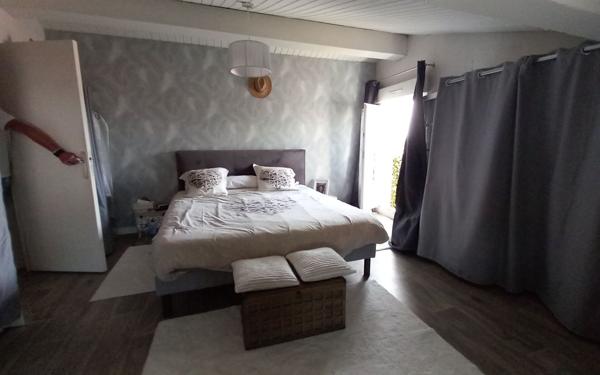 Maison à vendre    5 pièces •  Saint-Just-Luzac