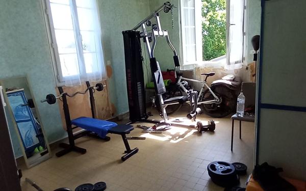 Maison à vendre    5 pièces •  Saint-Just-Luzac