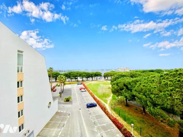 T3 PORT-CAMARGUE – DERNIER ÉTAGE AVEC VUE DÉGAGÉE – PARKING PRIVATIF