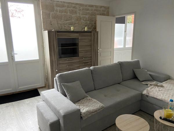 LUCON QUARTIER GARE AU CALME AGREABLE APPARTEMENT T2 RENOVE ENTIEREMENT DE PLAIN PIED 40M²/1 CHAMBRE