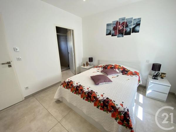 Maison à vendre  6 pièces - 166 m 2   STE MAXIME  - 83