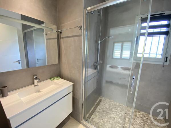 Maison à vendre  6 pièces - 166 m 2   STE MAXIME  - 83