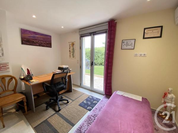 Maison à vendre  6 pièces - 166 m 2   STE MAXIME  - 83