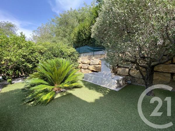 Maison à vendre  6 pièces - 166 m 2   STE MAXIME  - 83