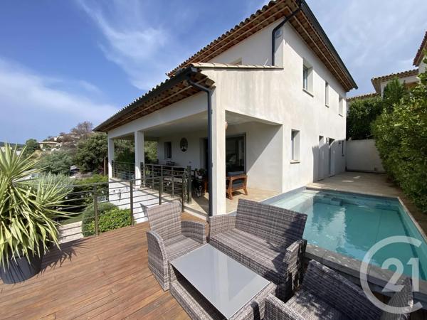 Maison à vendre  6 pièces - 166 m 2   STE MAXIME  - 83