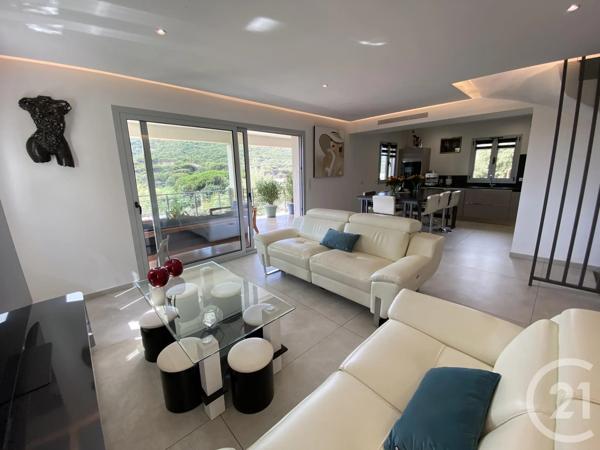 Maison à vendre  6 pièces - 166 m 2   STE MAXIME  - 83