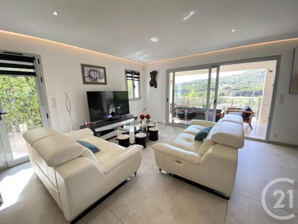 Maison à vendre  6 pièces - 166 m 2   STE MAXIME  - 83