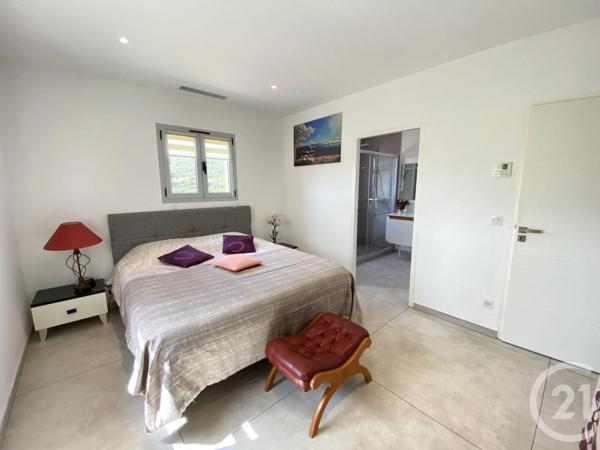 Maison à vendre  6 pièces - 166 m 2   STE MAXIME  - 83
