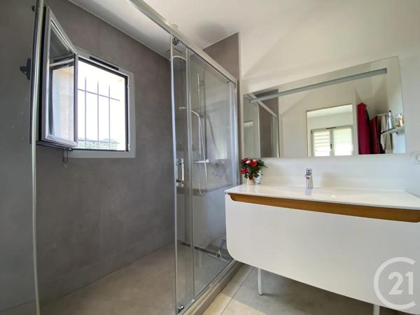 Maison à vendre  6 pièces - 166 m 2   STE MAXIME  - 83