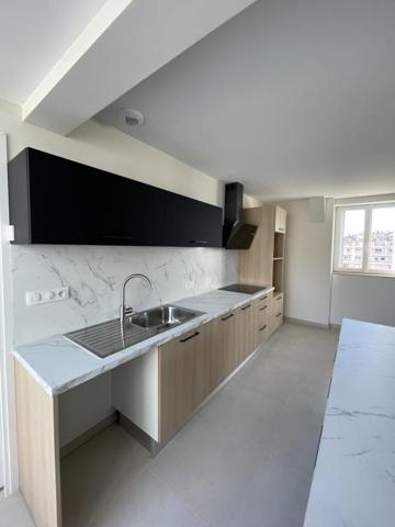 REF 12107 - F4 ENTIEREMENT REFAIT A NEUF AVEC TERRASSE